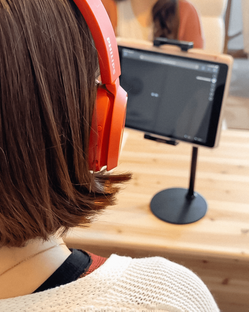 EMDR on an iPad at PORTAL Therapy.